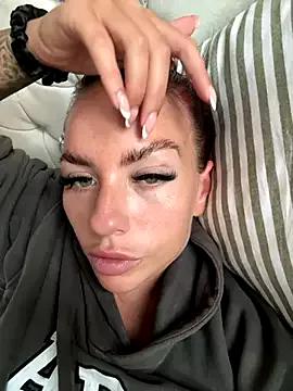 Mad beauty - checkout our excited streamers as they tease to their beloved melodies and slowly squirt for enjoyment to appease your wildest wishes.