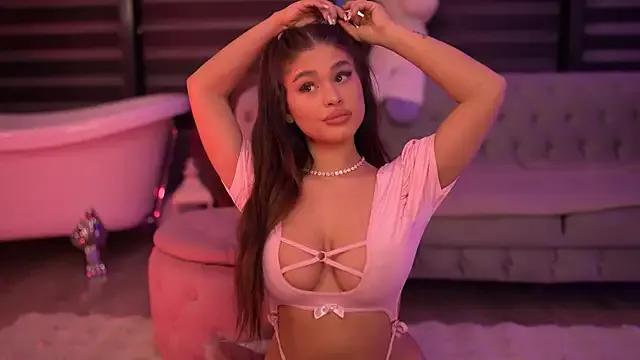 BellaNoirre from StripChat is Freechat