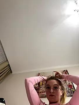 Bellatrisssaa from StripChat is Freechat