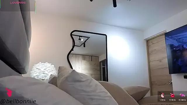 belllbonniie from StripChat is Freechat