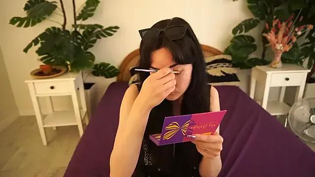 Mad beauty - checkout our excited streamers as they tease to their beloved melodies and slowly squirt for enjoyment to appease your wildest wishes.