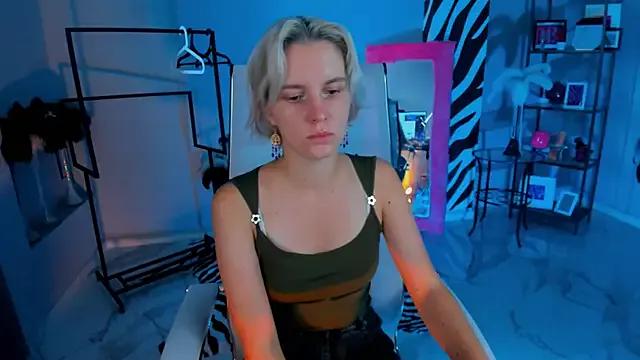 Mad beauty - checkout our excited streamers as they tease to their beloved melodies and slowly squirt for enjoyment to appease your wildest wishes.