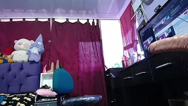 bigassruby45 from StripChat is Freechat