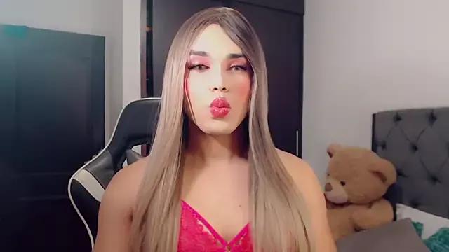 BIGCOCKMIA from StripChat is Freechat
