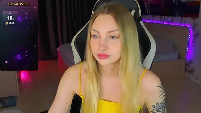 Mad beauty - checkout our excited streamers as they tease to their beloved melodies and slowly squirt for enjoyment to appease your wildest wishes.