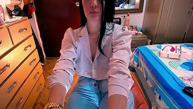 BitterMomXxx from StripChat