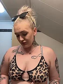 Mad beauty - checkout our excited streamers as they tease to their beloved melodies and slowly squirt for enjoyment to appease your wildest wishes.