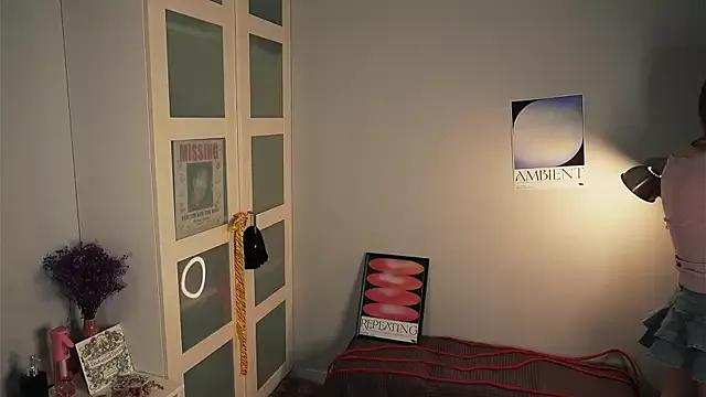 Mad beauty - checkout our excited streamers as they tease to their beloved melodies and slowly squirt for enjoyment to appease your wildest wishes.