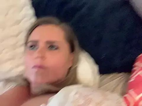 Blondie955 from StripChat is Freechat
