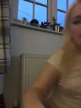 Blondie_Sofia_Essexbabe from StripChat is Freechat