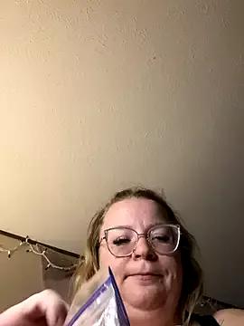 Blondiee_x from StripChat is Freechat