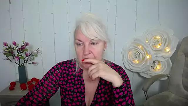 BlondyLeeBest from StripChat is Freechat