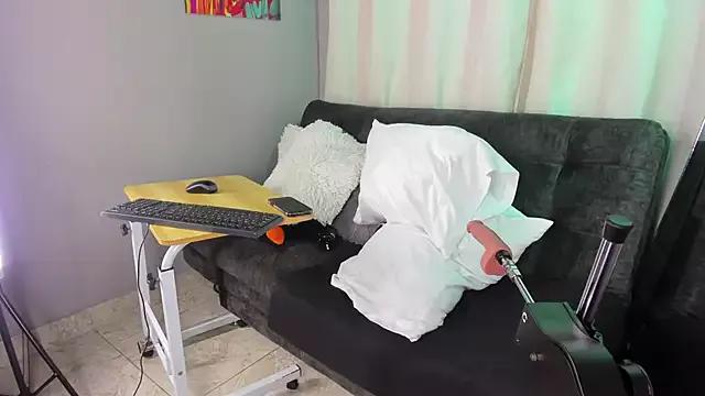 BonnieRitz from StripChat is Freechat