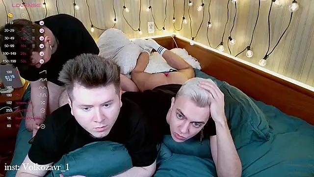Mad beauty - checkout our excited streamers as they tease to their beloved melodies and slowly squirt for enjoyment to appease your wildest wishes.