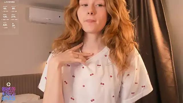 BreezeJam from StripChat is Freechat