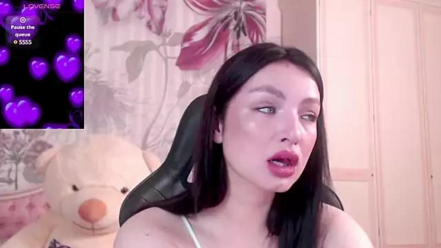 BritneyBarker from StripChat is Freechat