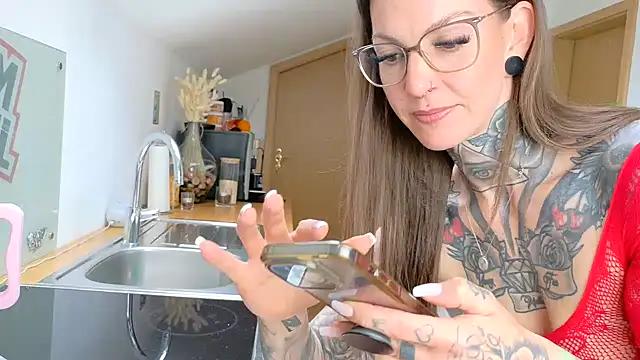 Mad beauty - checkout our excited streamers as they tease to their beloved melodies and slowly squirt for enjoyment to appease your wildest wishes.