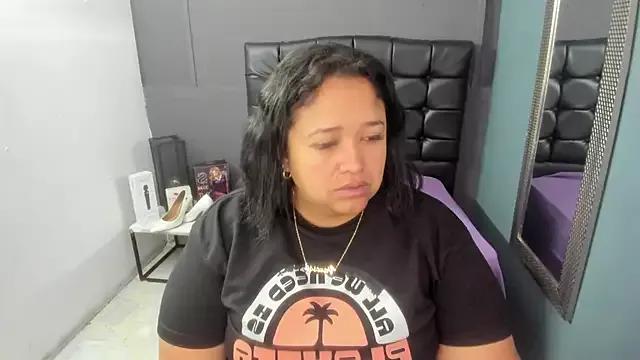 Busty_Juicy from StripChat is Freechat