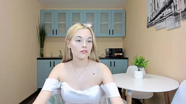 CallMeMargo from StripChat is Freechat