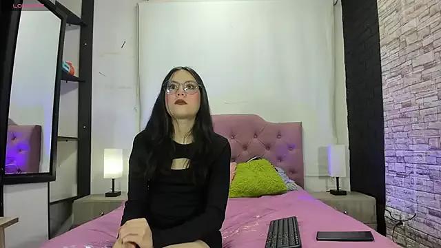 cameron_april from StripChat is Freechat