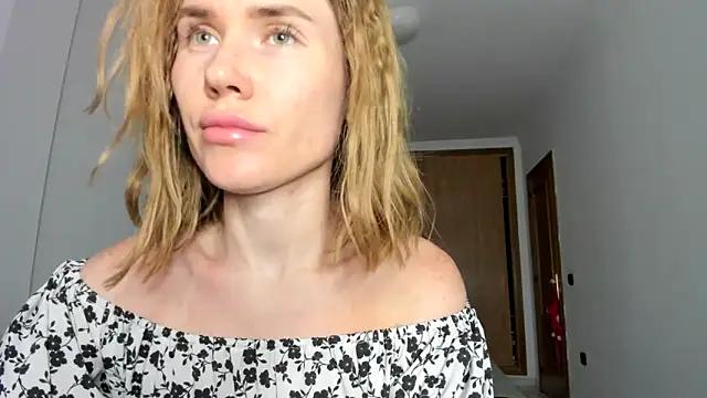 Cameron_diazz from StripChat is Freechat