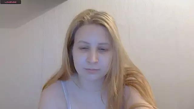 CamillaMachak from StripChat is Freechat