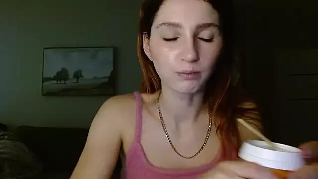 CarmelinaShow from StripChat is Freechat