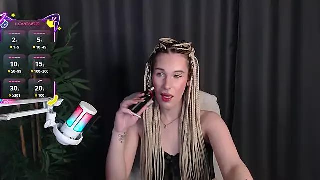 Cassie_Bae from StripChat is Freechat