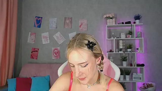 Mad beauty - checkout our excited streamers as they tease to their beloved melodies and slowly squirt for enjoyment to appease your wildest wishes.