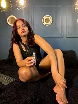 cata_bloom from StripChat is Freechat