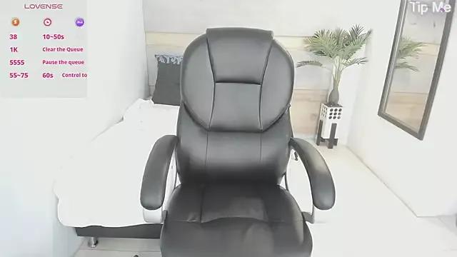 Mad beauty - checkout our excited streamers as they tease to their beloved melodies and slowly squirt for enjoyment to appease your wildest wishes.