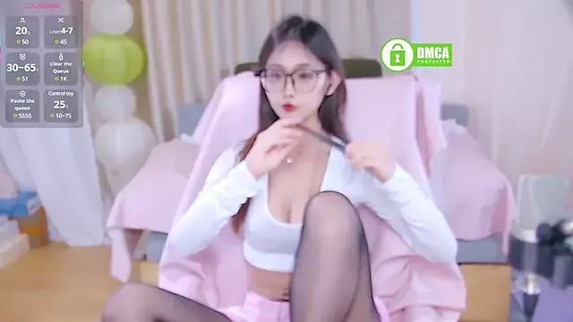Mad beauty - checkout our excited streamers as they tease to their beloved melodies and slowly squirt for enjoyment to appease your wildest wishes.