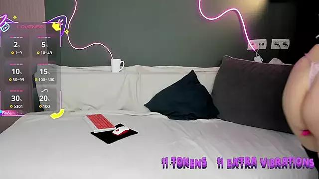 Photos of Charlotte_Woods from StripChat is Freechat
