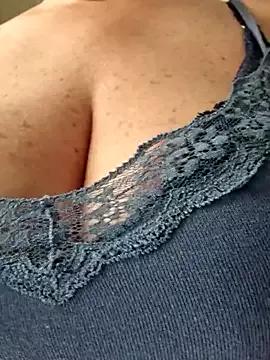 Charminghostess_ from StripChat is Freechat