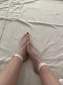 cherryfeety from StripChat is Freechat
