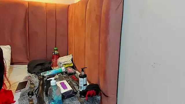 Mad beauty - checkout our excited streamers as they tease to their beloved melodies and slowly squirt for enjoyment to appease your wildest wishes.