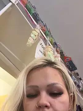 CherryXOX- from StripChat is Freechat