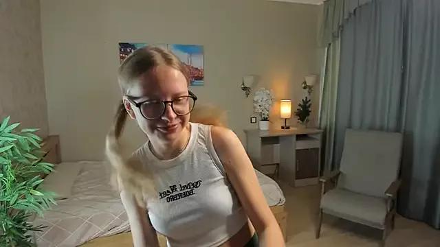 Mad beauty - checkout our excited streamers as they tease to their beloved melodies and slowly squirt for enjoyment to appease your wildest wishes.