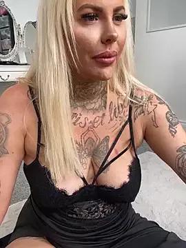 Chloe-Savage from StripChat is Freechat