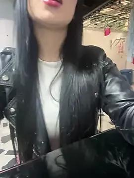 Chloeember from StripChat is Freechat