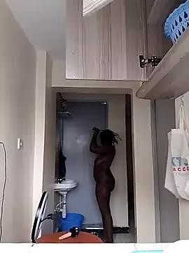 Coco_squirter from StripChat is Freechat