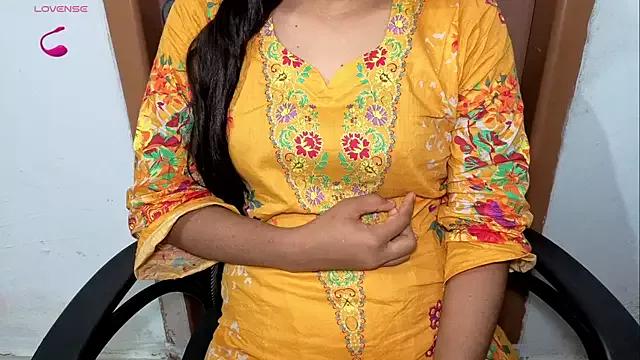 CoupleShowDesi from StripChat is Freechat