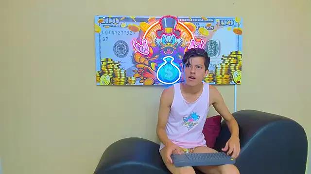CrazyBoys_Extreme from StripChat is Freechat