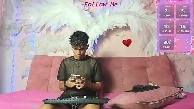 Mad beauty - checkout our excited streamers as they tease to their beloved melodies and slowly squirt for enjoyment to appease your wildest wishes.