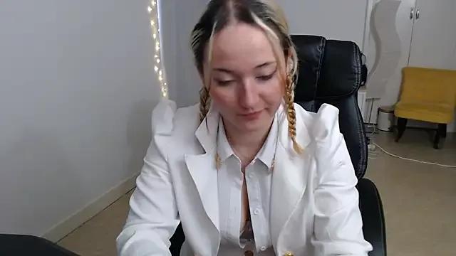 Mad beauty - checkout our excited streamers as they tease to their beloved melodies and slowly squirt for enjoyment to appease your wildest wishes.