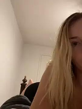 Photos of crystal132 from StripChat is Freechat
