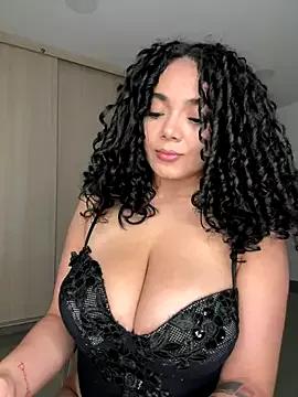 Curlyierr from StripChat is Freechat
