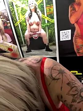 Mad beauty - checkout our excited streamers as they tease to their beloved melodies and slowly squirt for enjoyment to appease your wildest wishes.