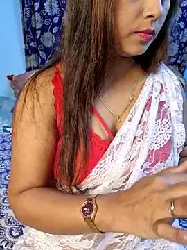 Cute-lusi from StripChat is Freechat