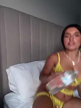 Photos of cute_carly_ from StripChat is Freechat